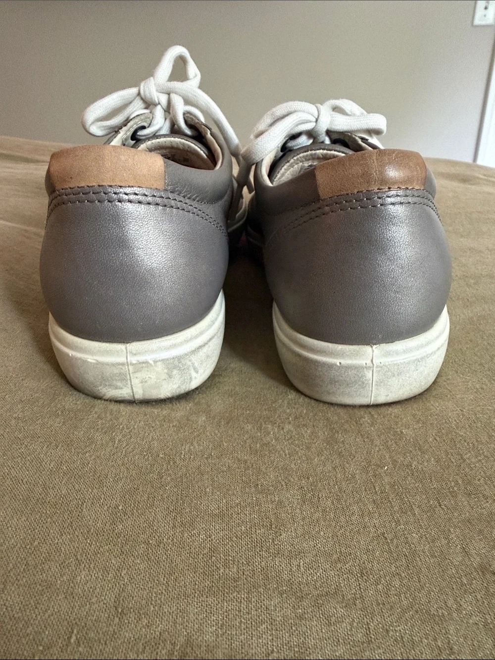 Ecco Grey/Silver Leather Low-Top Sneakers with White Laces and Soles